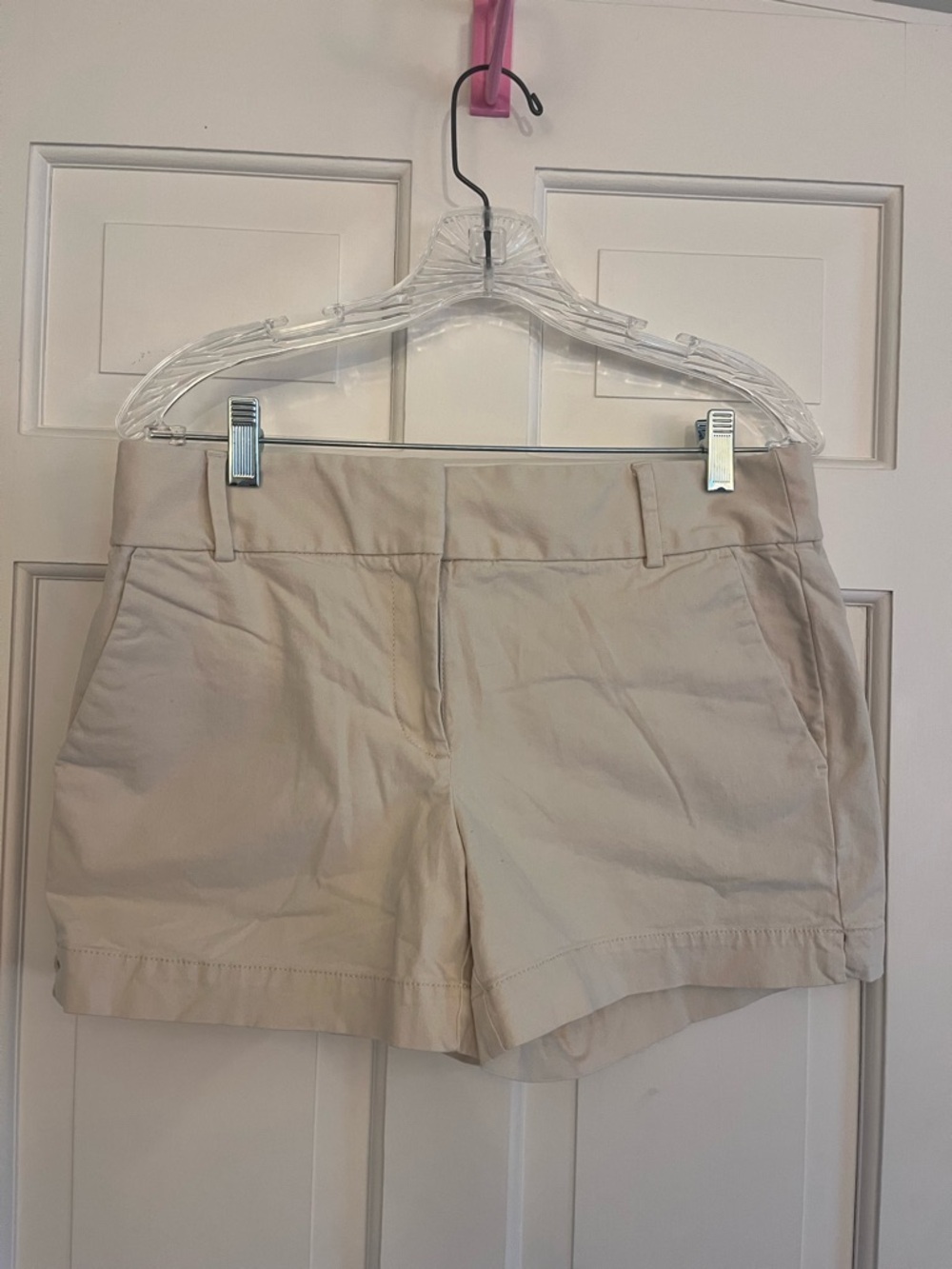 LOFT Cream Tailored Cotton-Blend Mid-Length The Riviera Short Size 6